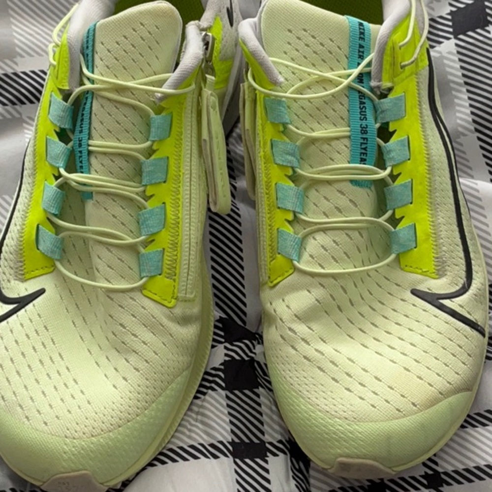 Nike Running Shoes in Neon Green and Blue
